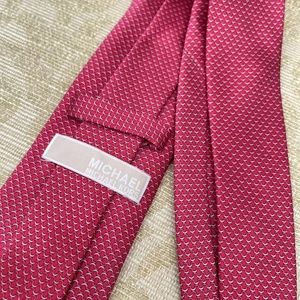 Michael Kors 100% silk textured tie